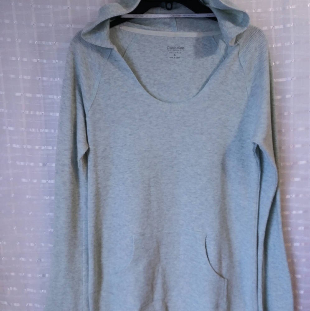 Calvin Klein Quick-Dry Long Sleeved Hooded Thermal